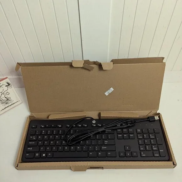 ⭐ USB keyboard NWOT - Picture 1 of 3